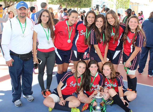 篮球——CBA常规赛：新疆伊力特不敌广东东阳光.