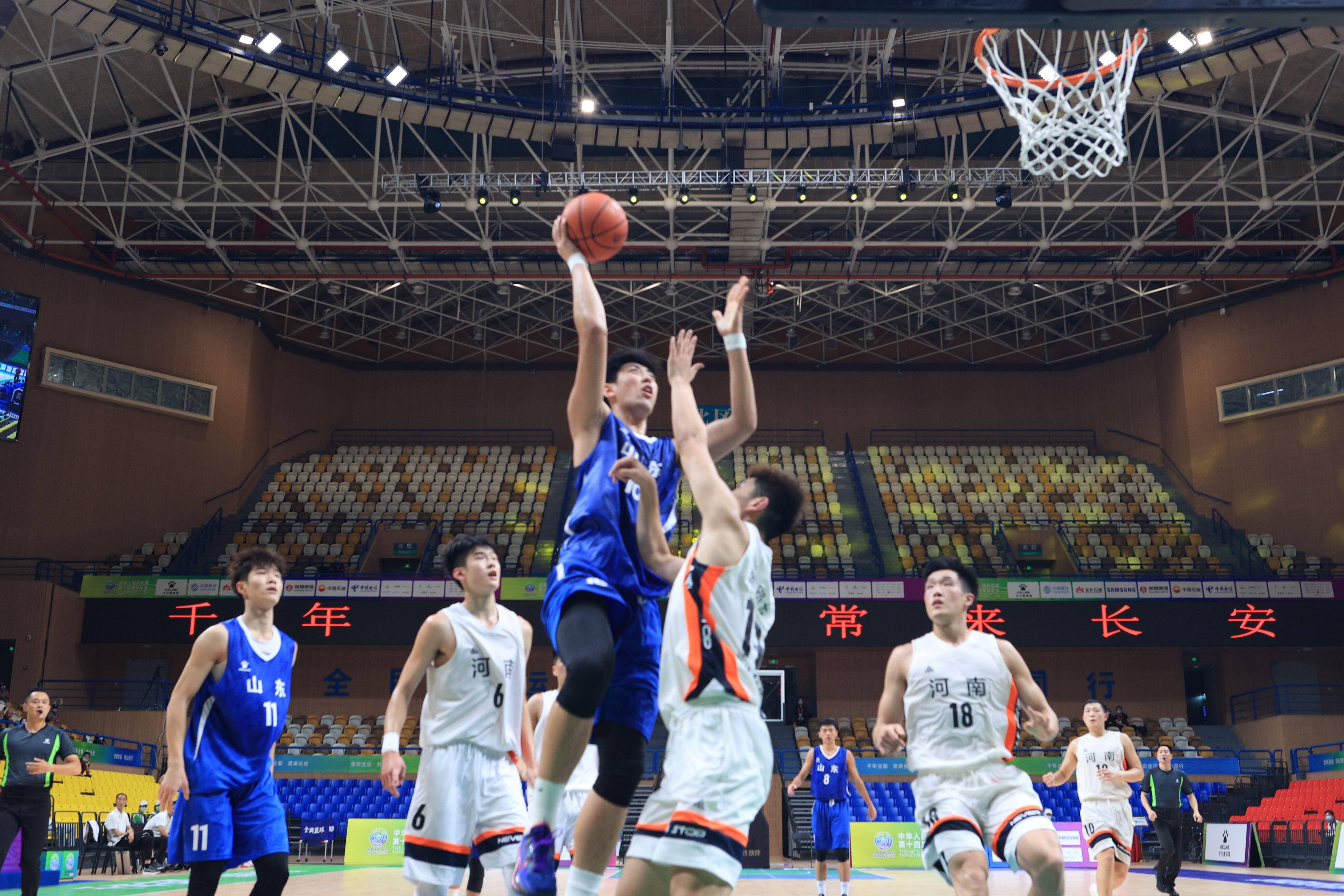 麦格雷戈在UFC的未来悬而未决：“我现在还有另一个比赛要考虑”.